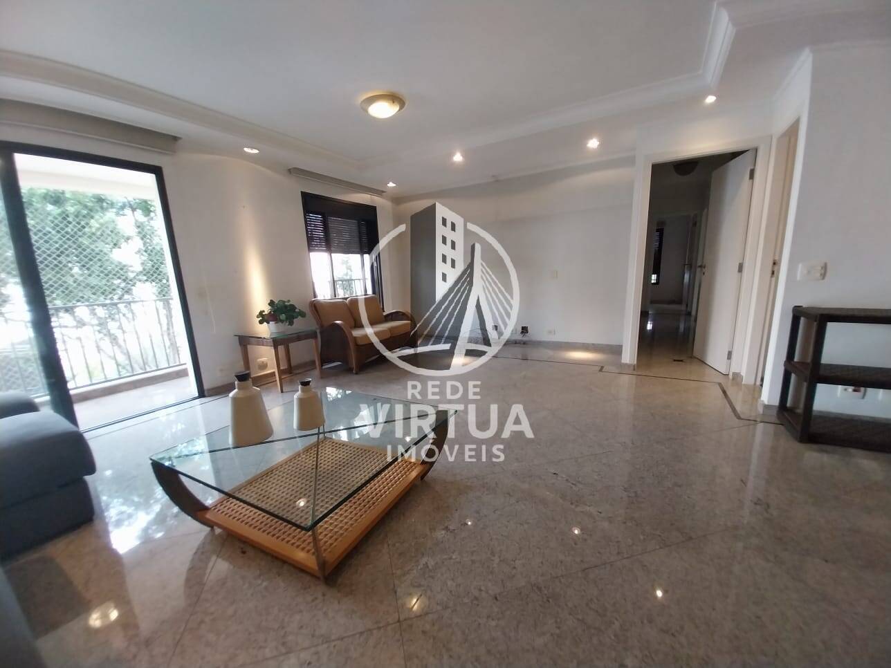 Apartamento à venda com 3 quartos, 130m² - Foto 1