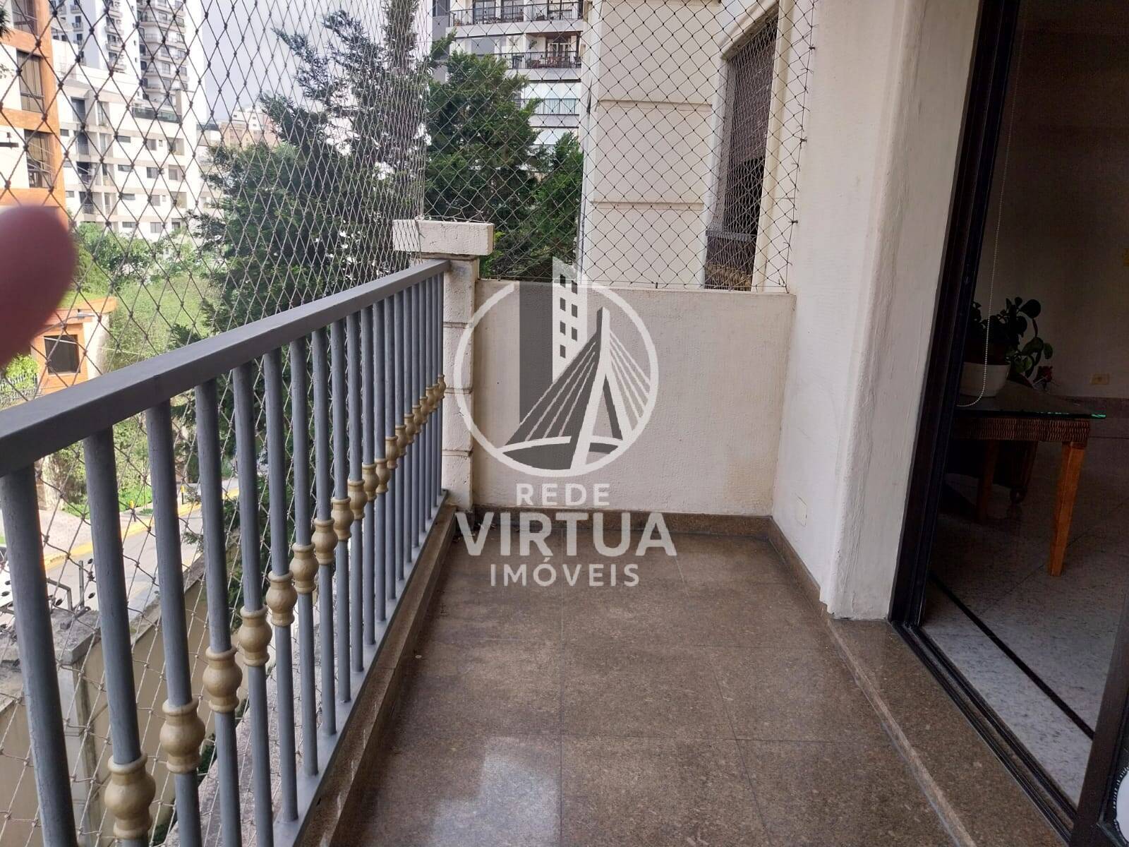 Apartamento à venda com 3 quartos, 130m² - Foto 3