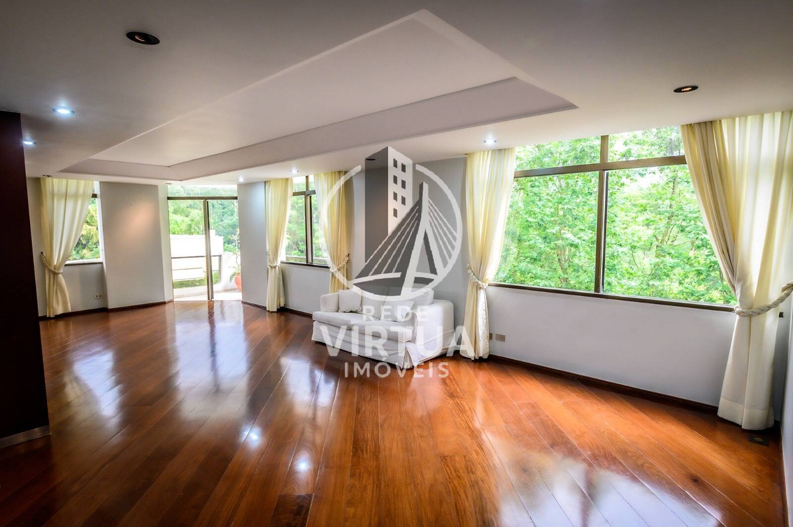 Apartamento, 3 quartos, 220 m² - Foto 1